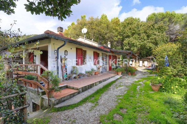 casa indipendente in vendita a Suvereto