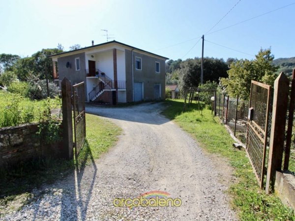 appartamento in vendita a Suvereto in zona Prata