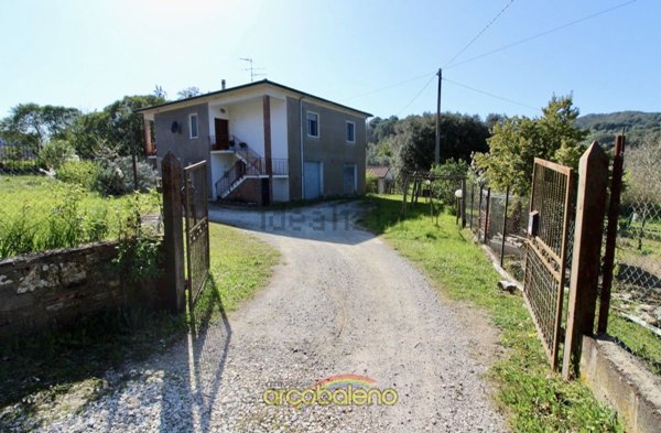 appartamento in vendita a Suvereto in zona Prata