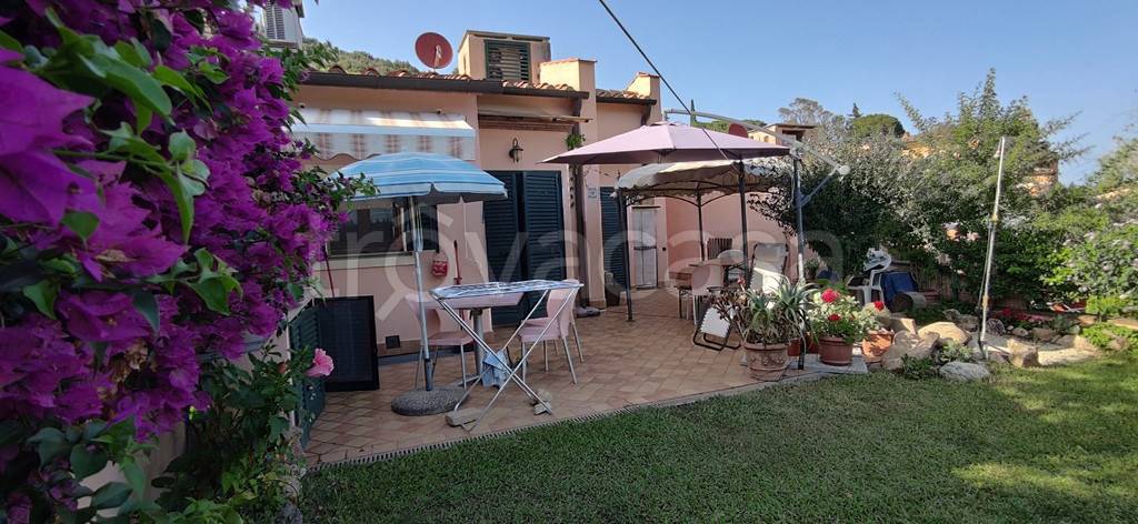 casa indipendente in vendita a Rio in zona Cavo
