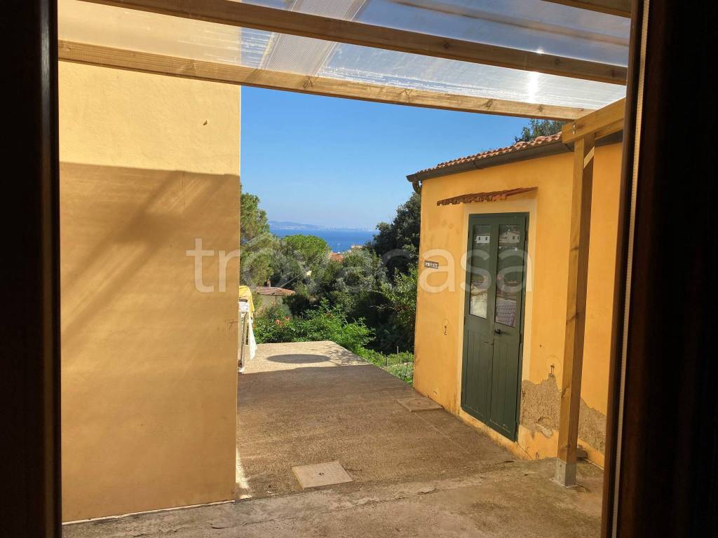 appartamento in vendita a Rio in zona Cavo