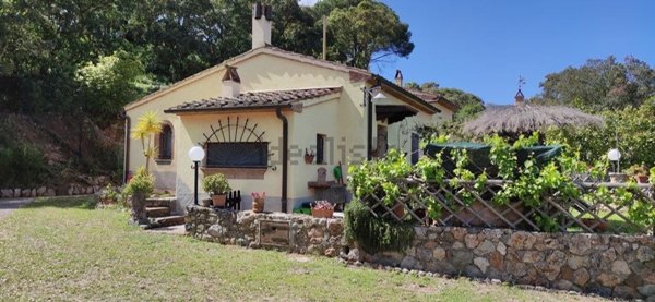 casa indipendente in vendita a Rio in zona Rio Marina