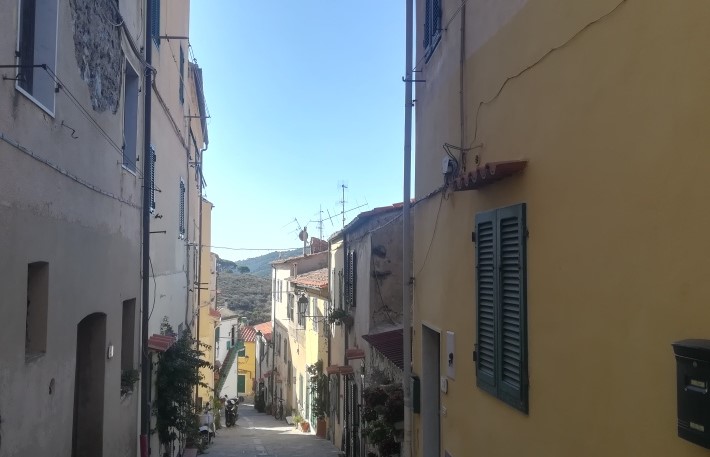 locale di sgombero in vendita a Rio in zona Rio nell'Elba