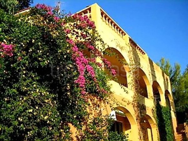 casa indipendente in vendita a Rio in zona Rio Marina