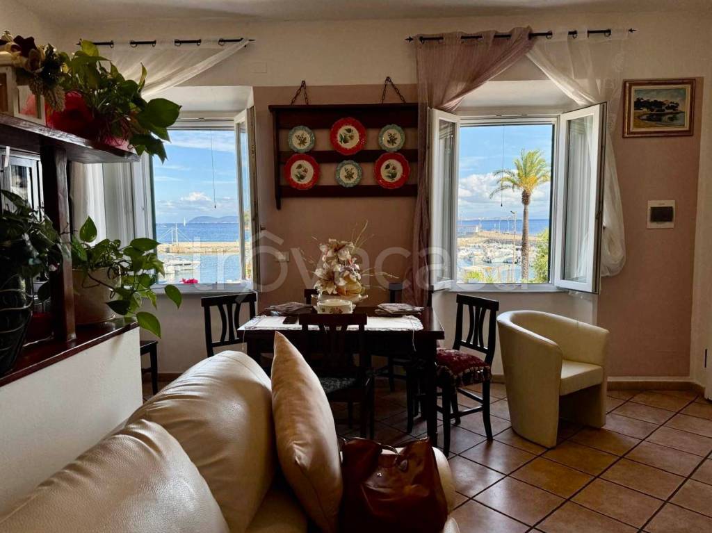 appartamento in vendita a Rio in zona Cavo