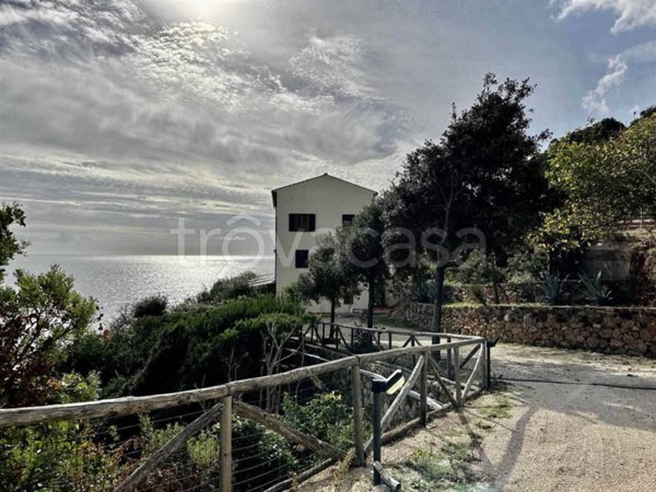 appartamento in vendita a Rio in zona Cavo