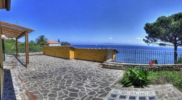 casa indipendente in vendita a Rio in zona Cavo