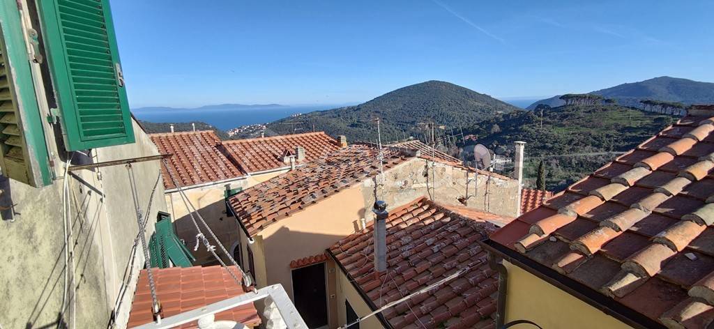 appartamento in vendita a Rio in zona Rio nell'Elba