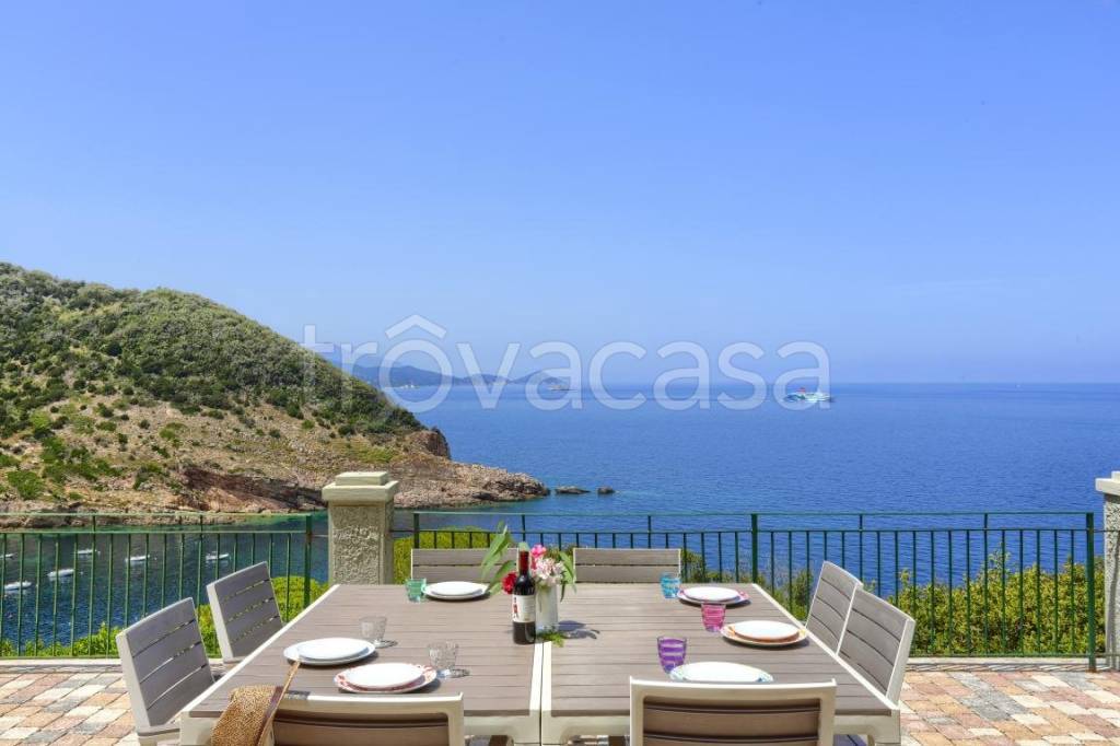 casa indipendente in vendita a Rio in zona Rio nell'Elba