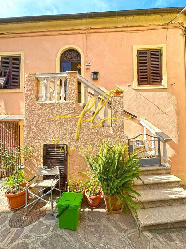 appartamento in vendita a Rio in zona Rio nell'Elba