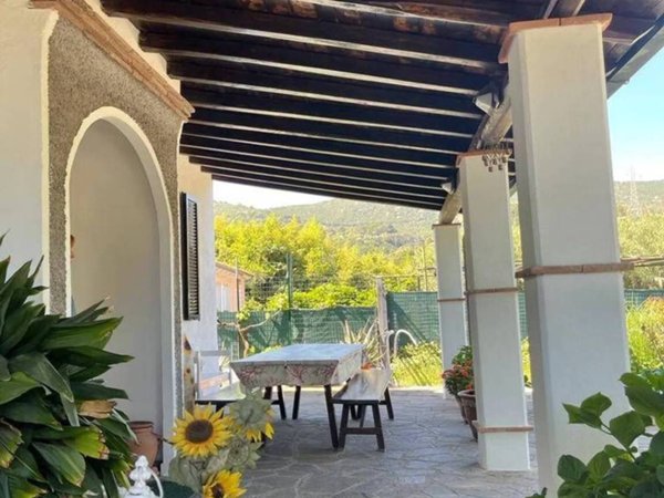 casa indipendente in vendita a Rio in zona Rio Marina