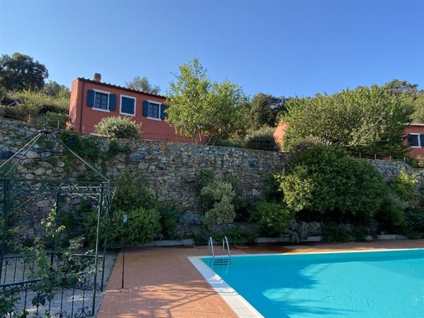 casa indipendente in vendita a Rio in zona Rio Marina