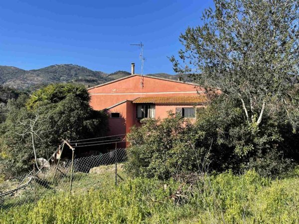 casa indipendente in vendita a Rio in zona Rio nell'Elba