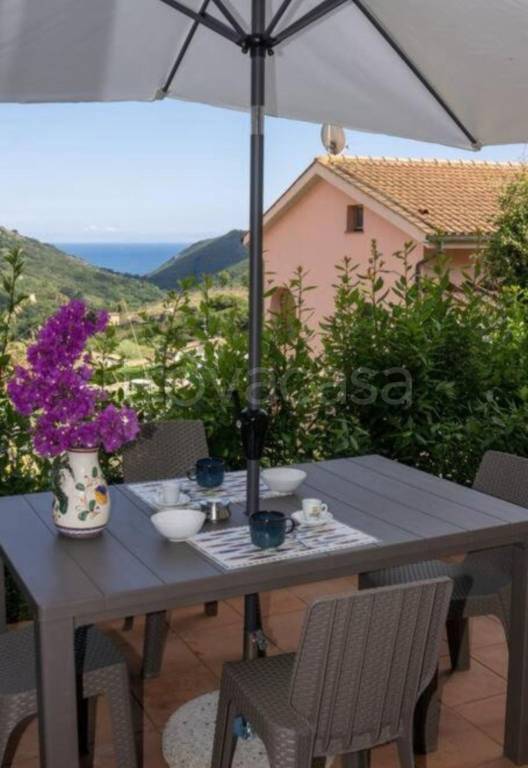 appartamento in vendita a Rio in zona Rio nell'Elba