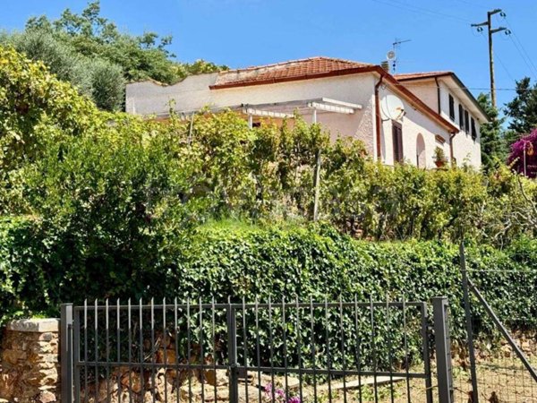 casa indipendente in vendita a Rio in zona Rio Marina