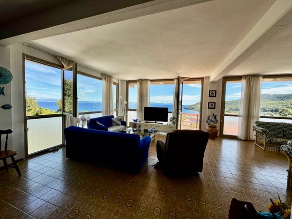 casa indipendente in vendita a Rio in zona Cavo
