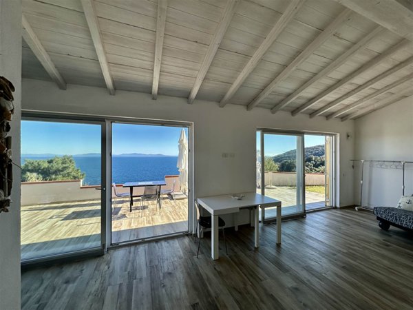 casa indipendente in vendita a Rio in zona Rio Marina