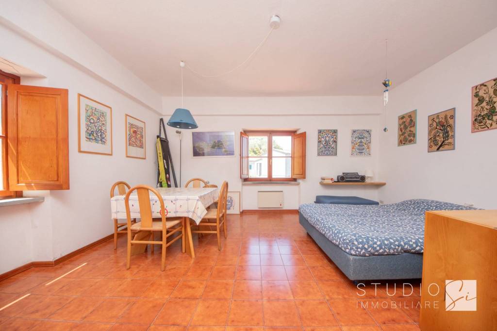 appartamento in vendita a Rio in zona Cavo
