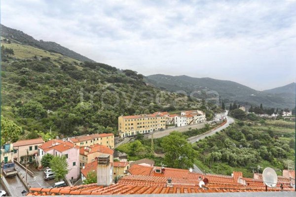 appartamento in vendita a Rio in zona Rio nell'Elba