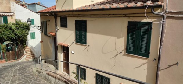 appartamento in vendita a Rio in zona Rio nell'Elba
