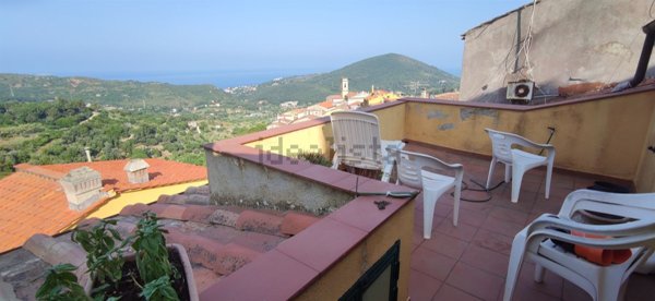 appartamento in vendita a Rio in zona Rio nell'Elba