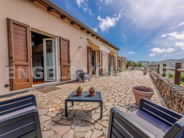 casa indipendente in vendita a Rio in zona Rio nell'Elba