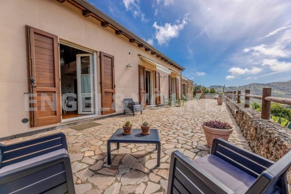 casa indipendente in vendita a Rio in zona Rio nell'Elba