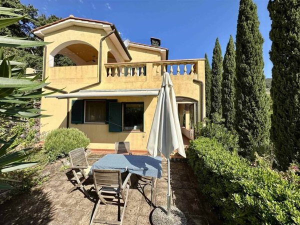 casa indipendente in vendita a Rio in zona Rio Marina