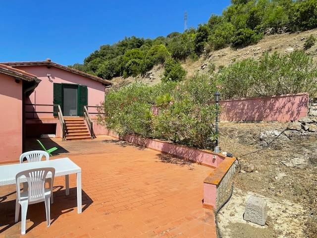 casa indipendente in vendita a Rio in zona Cavo