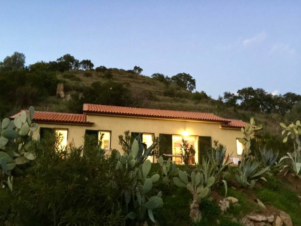 casa indipendente in vendita a Rio in zona Rio nell'Elba