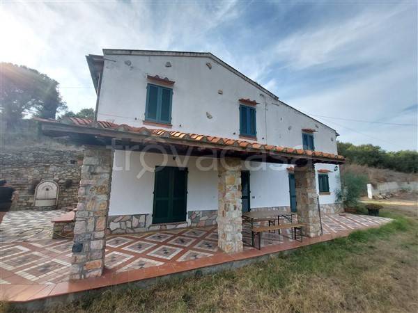 appartamento in vendita a Rio in zona Rio nell'Elba