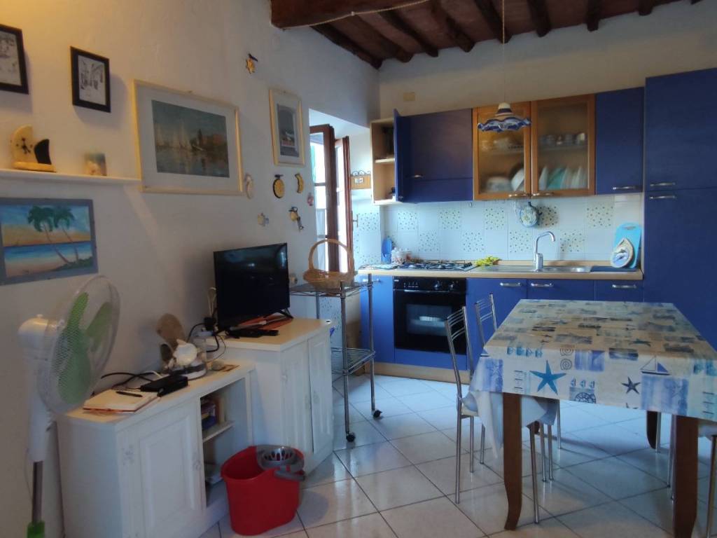appartamento in vendita a Rio in zona Rio nell'Elba