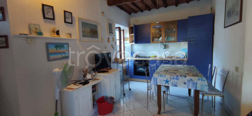 appartamento in vendita a Rio in zona Rio nell'Elba