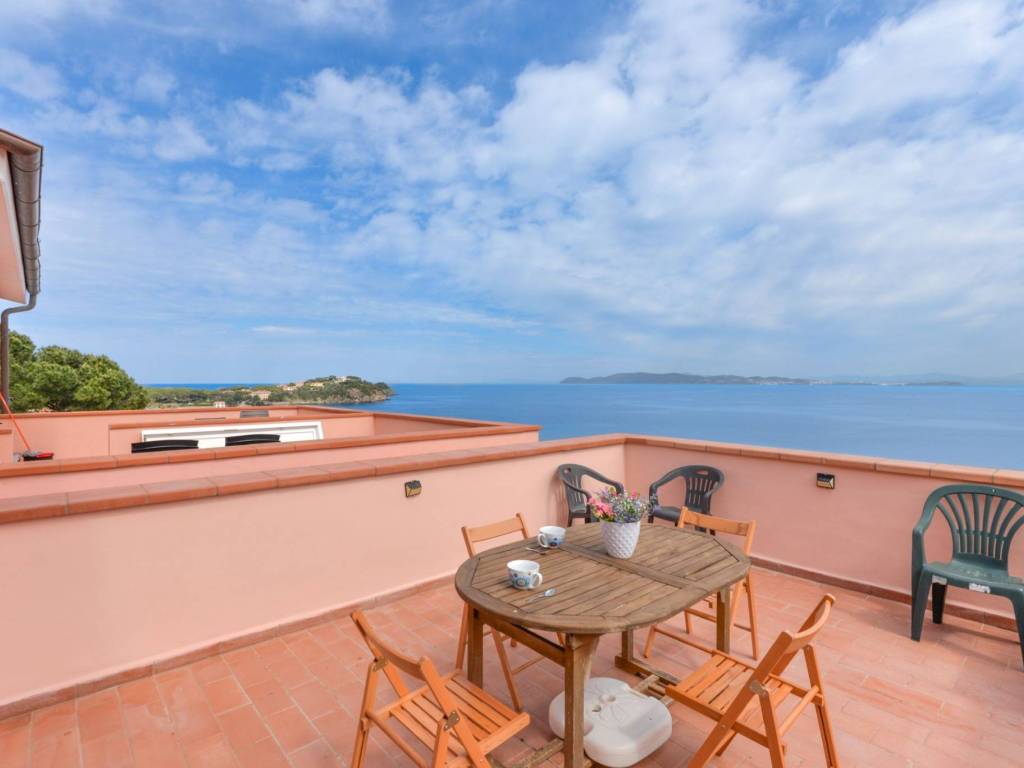 appartamento in vendita a Rio in zona Cavo