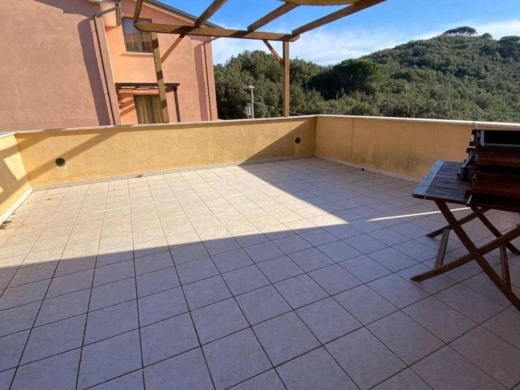 appartamento in vendita a Rio in zona Cavo