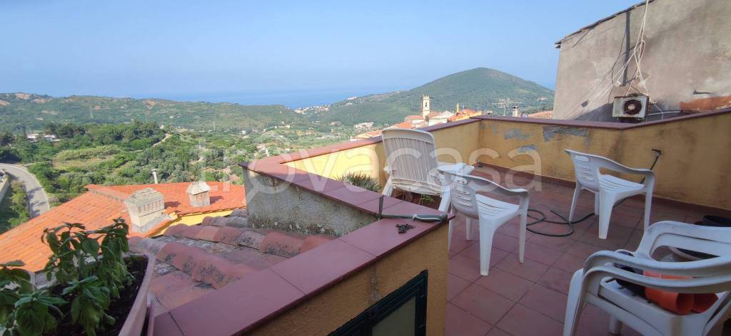 appartamento in vendita a Rio in zona Rio nell'Elba