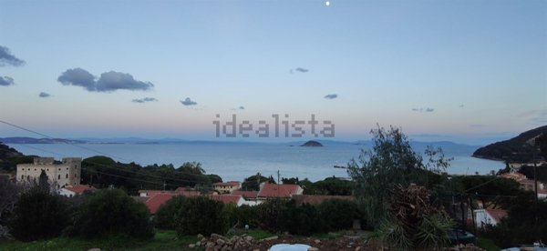 casa indipendente in vendita a Rio in zona Cavo