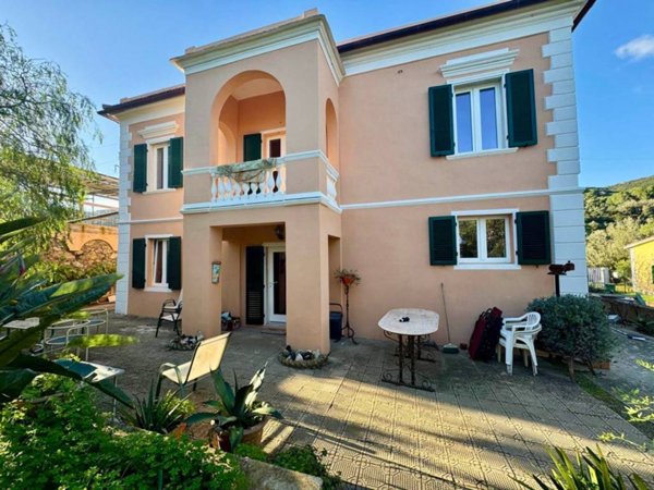 casa indipendente in vendita a Rio in zona Rio Marina