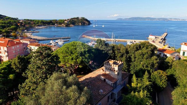 casa indipendente in vendita a Rio in zona Cavo