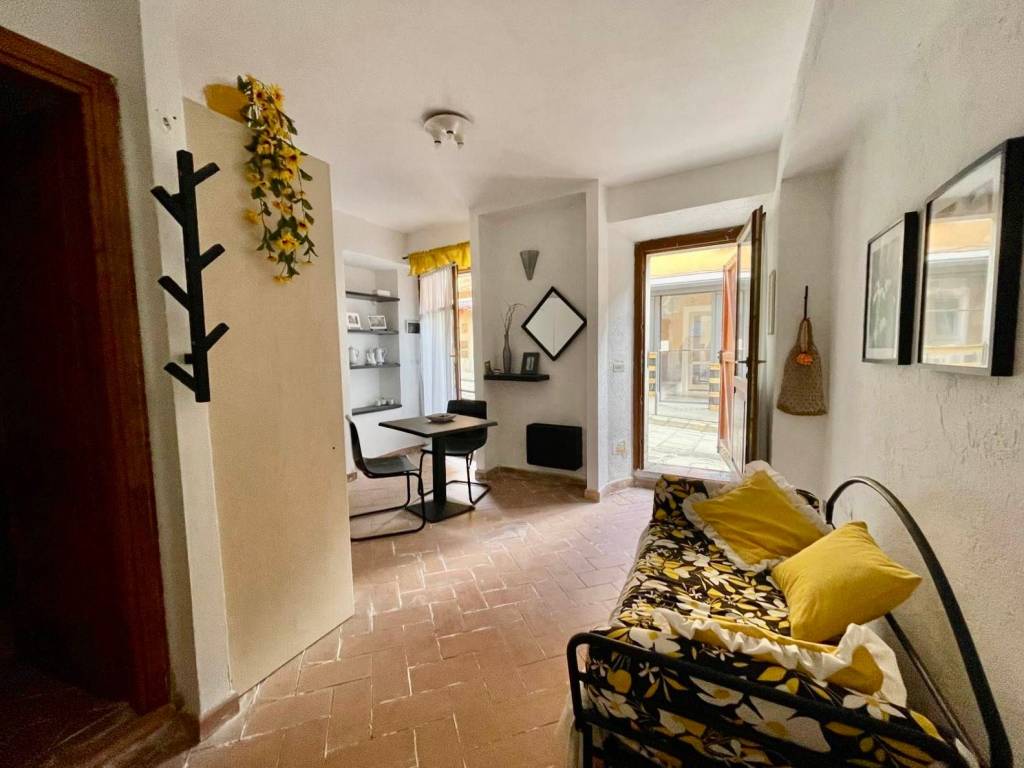 negozio in vendita a Rio in zona Rio Marina