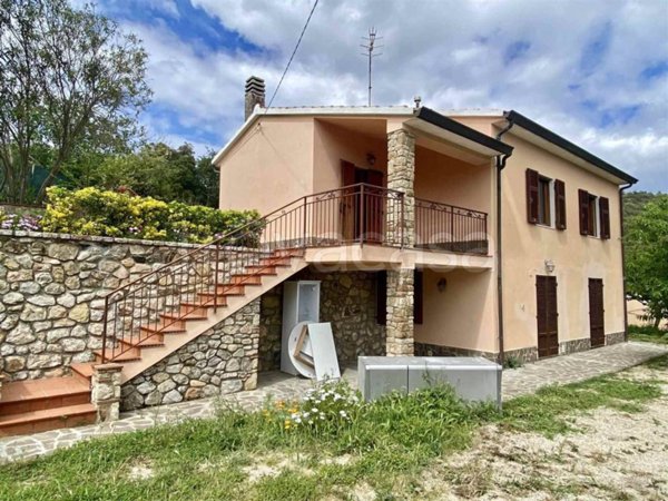 casa indipendente in vendita a Rio in zona Rio Marina