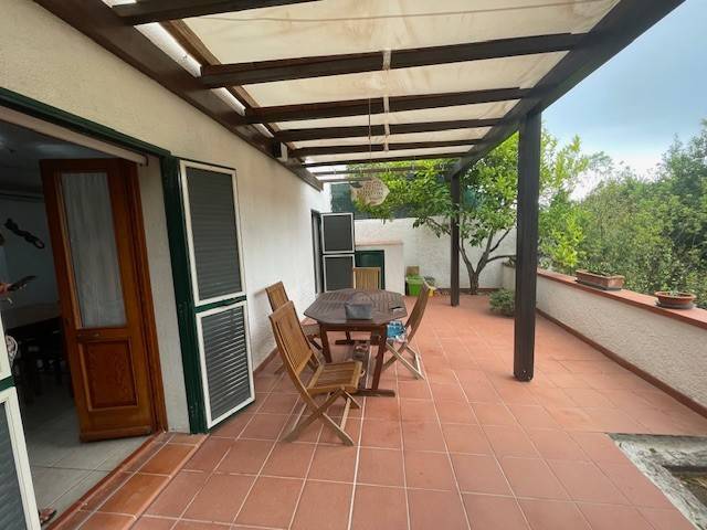 casa indipendente in vendita a Rio in zona Cavo