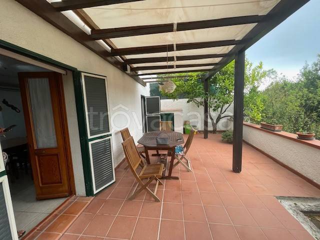 casa indipendente in vendita a Rio in zona Cavo