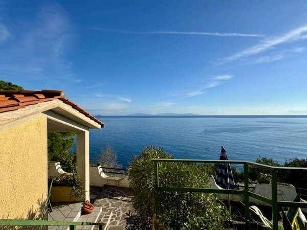 casa indipendente in vendita a Rio in zona Rio Marina