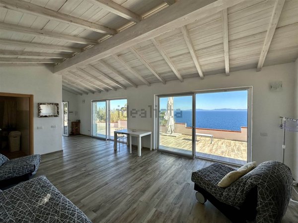 appartamento in vendita a Rio in zona Rio Marina