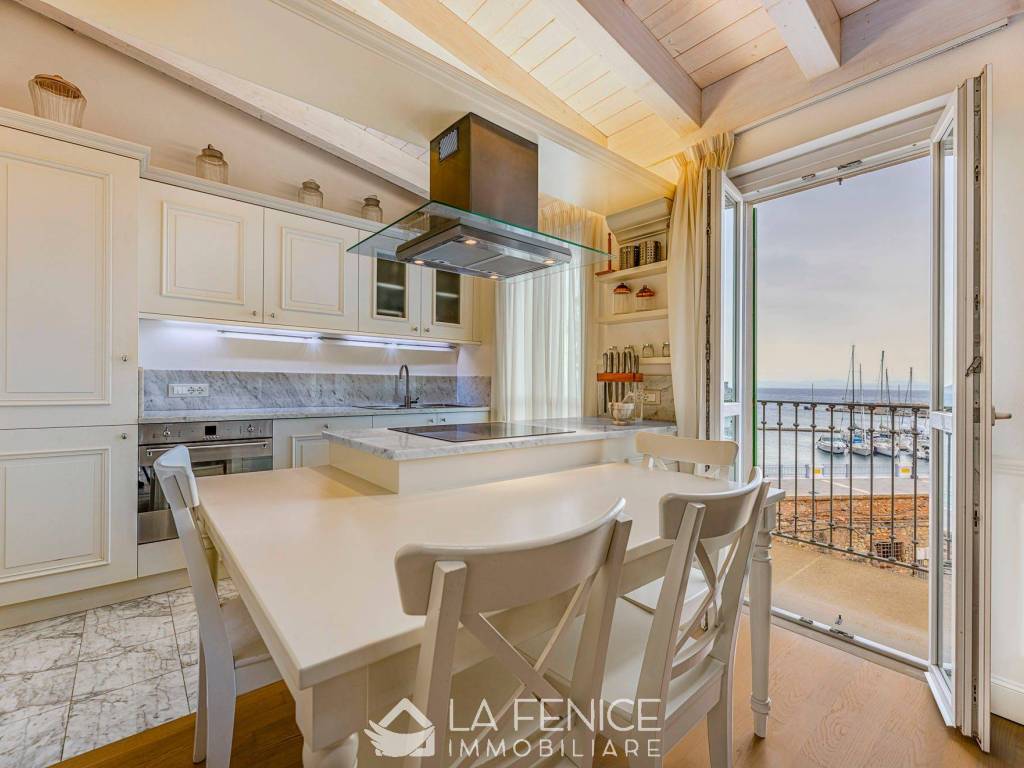 casa indipendente in vendita a Rio in zona Rio Marina