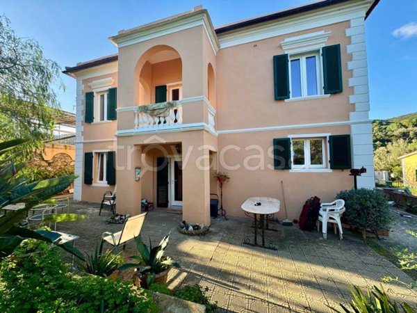 casa indipendente in vendita a Rio in zona Rio Marina