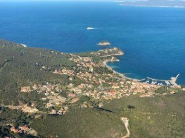 casa indipendente in vendita a Rio in zona Cavo