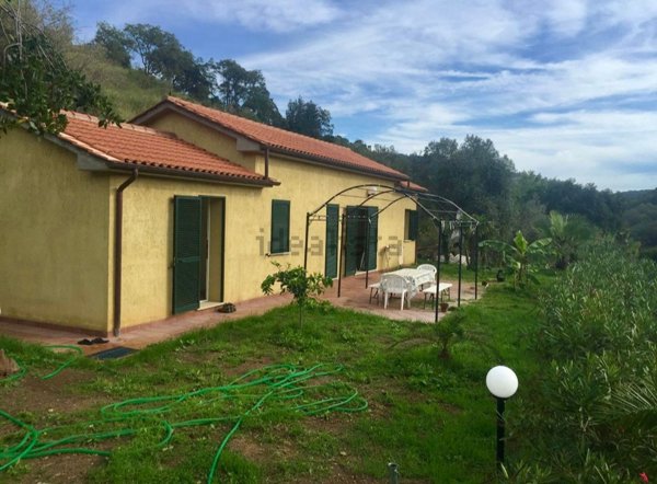 casa indipendente in vendita a Rio in zona Rio nell'Elba
