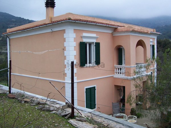 casa indipendente in vendita a Rio in zona Rio Marina